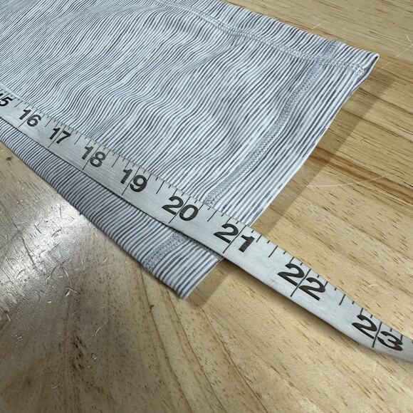 Lululemon Speed Up Crop 21" Wee Are From Space Nimbus Battleship Sz 4 EUC - Picture 10 of 10